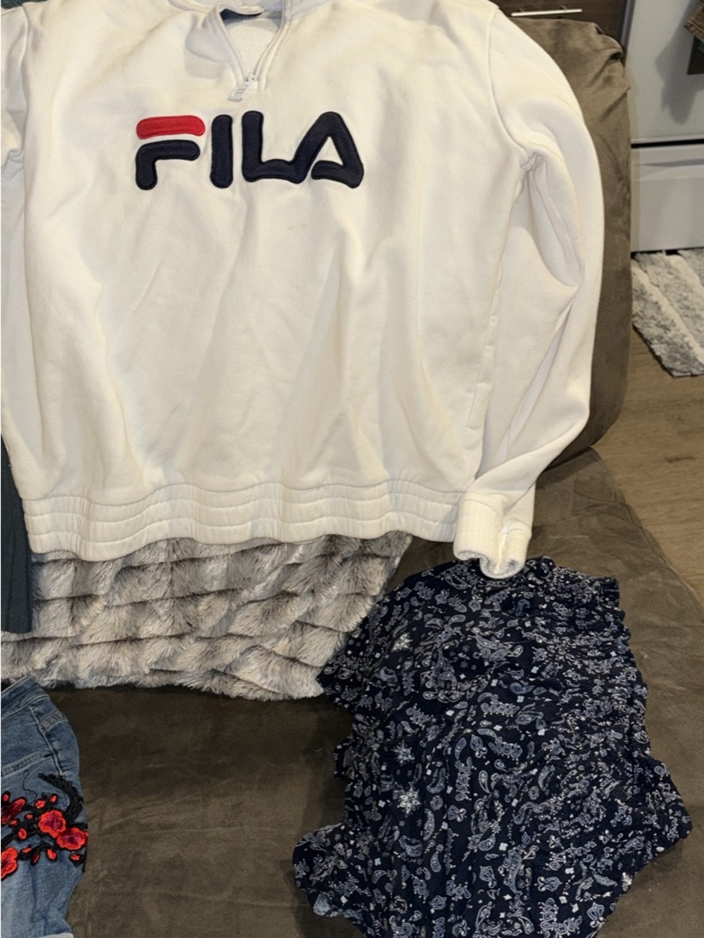 Clothing bundle - Picture 2 of 9